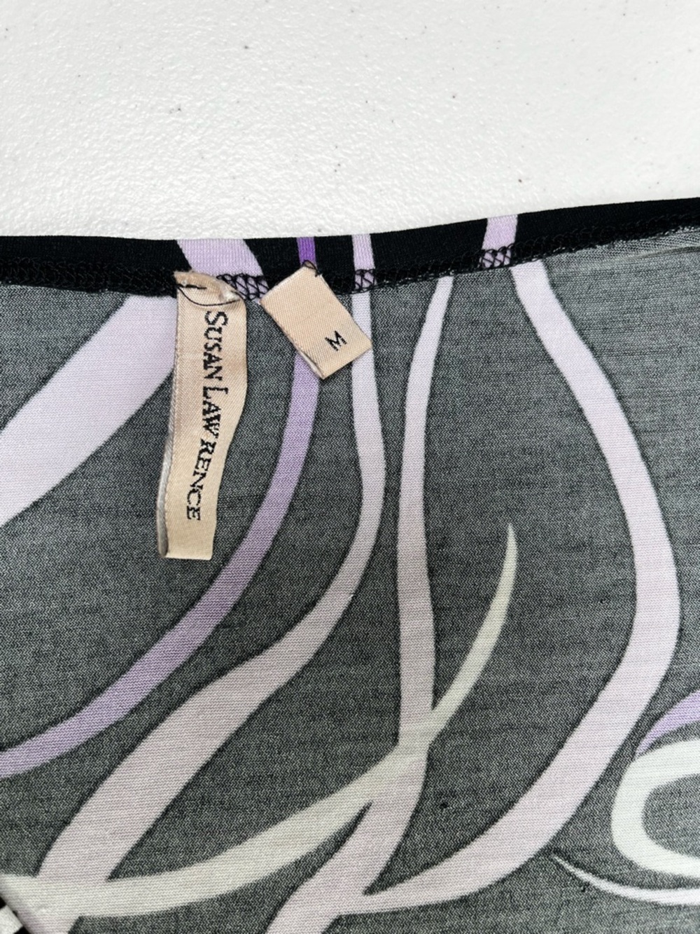 Susan Lawrence Black and Lavender Abstract Wave Top - Picture 4 of 12